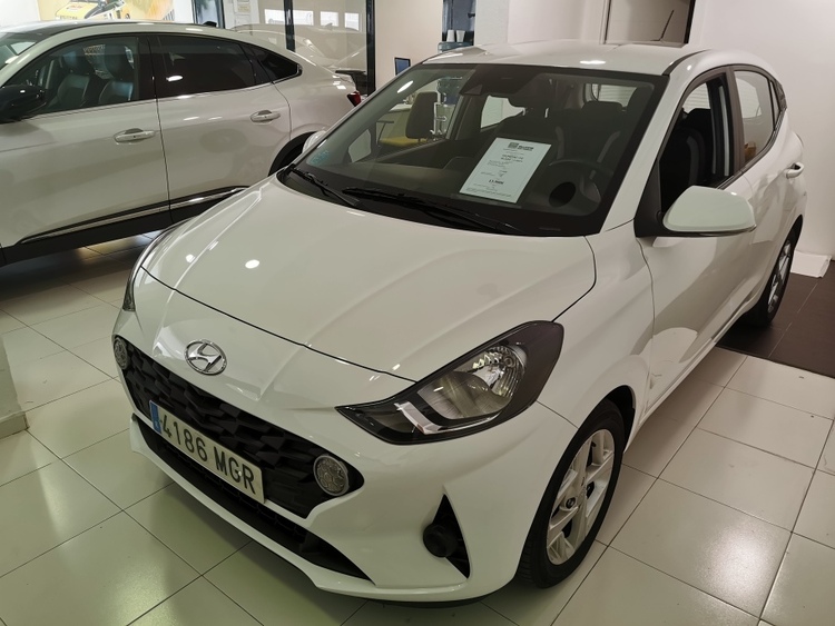 HYUNDAI i10 KLASS 1.0 65CV foto miniatura